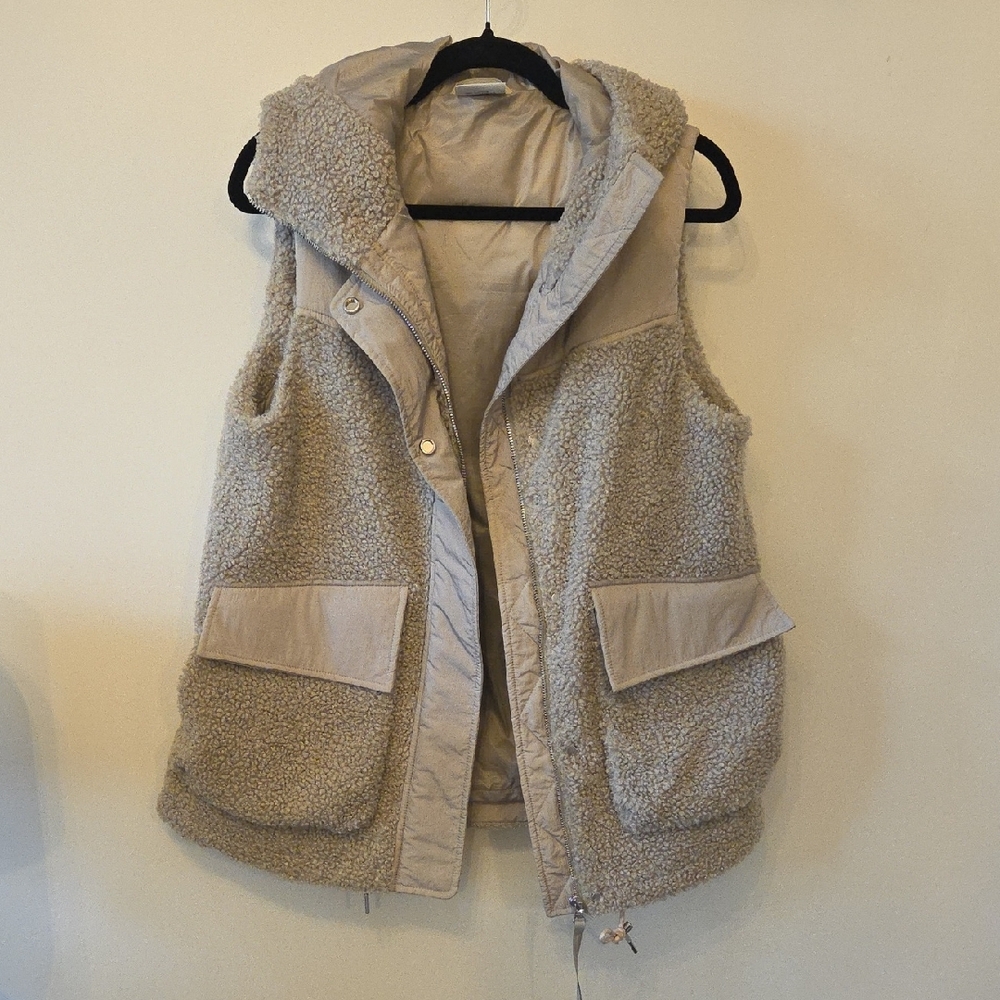 Varley Waller Sherpa Gilet